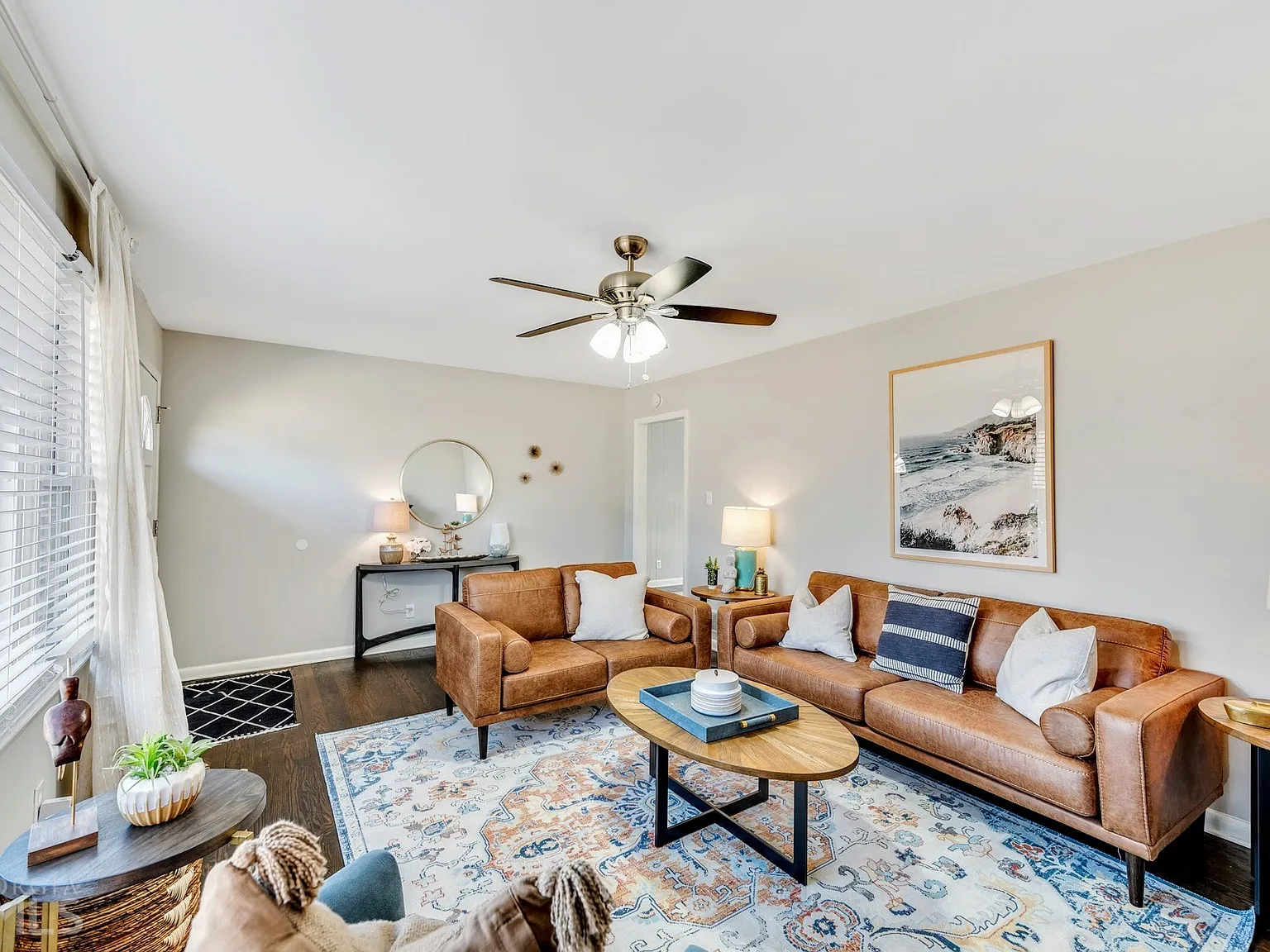 3 bed, 2.0 bath, 100 sqft, $5,200 — Photo 3