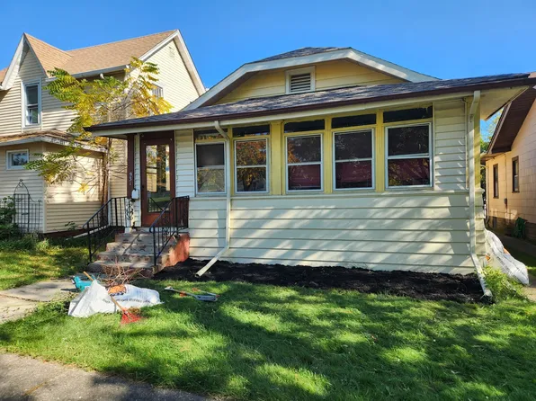 931 Chestnut St, Waukegan, IL 60085