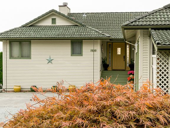 2nd image of 1830 Cedarcrest Ave