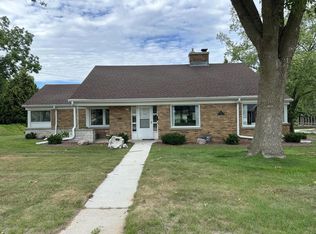 302 Cleveland Ave, Manitowoc, WI 54220