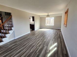 1111 Thomas Blvd, Mundelein, IL