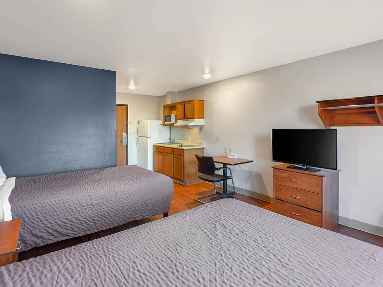 Studio Suite - 2 Full Beds