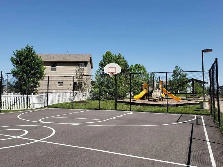 9201 Spring Creek Ln — Photo 21