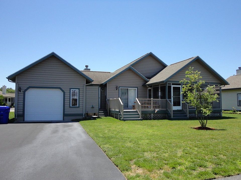 1st image of 33736 Chatham Way