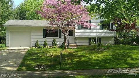 741 Brown St photo 1