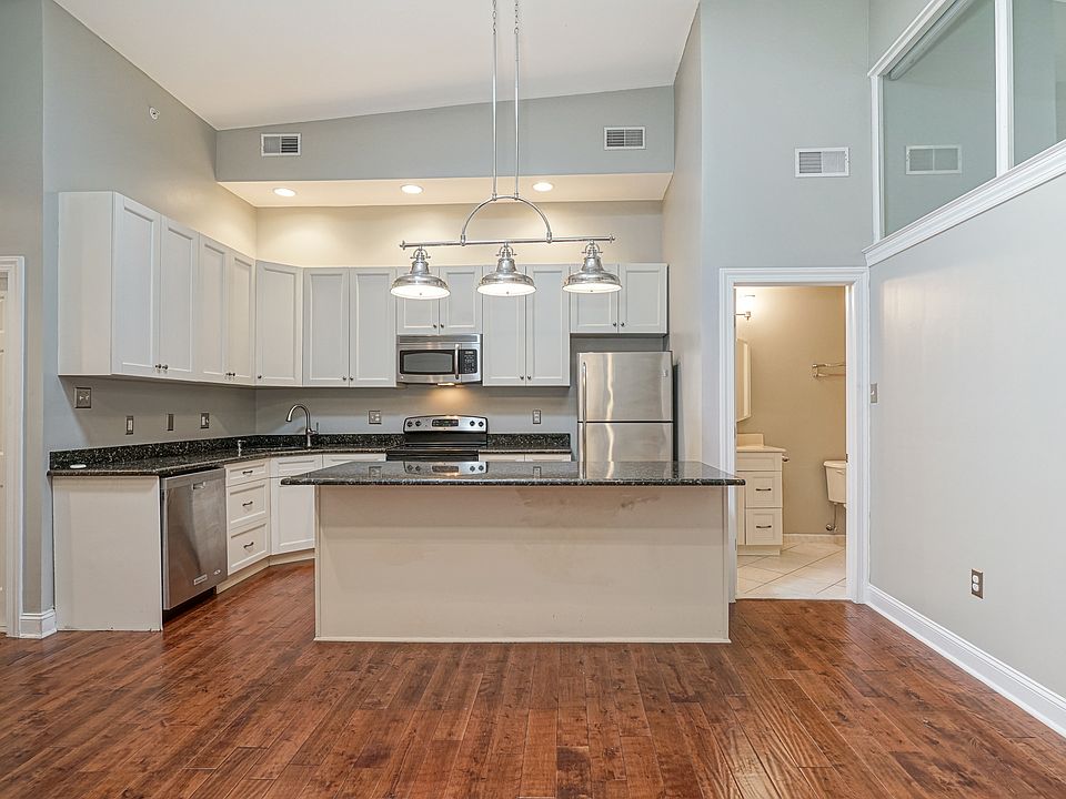 Breakfast Bar/ Kitchen / Bathroom 1