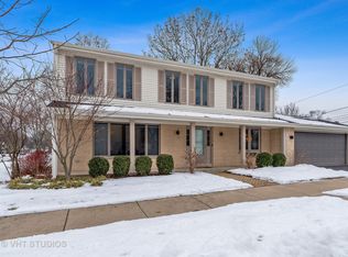 1204 Highland Ln, Glenview, IL 60025