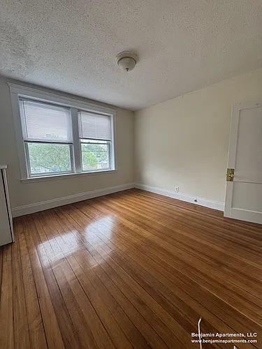 524 Cambridge St Photo 1