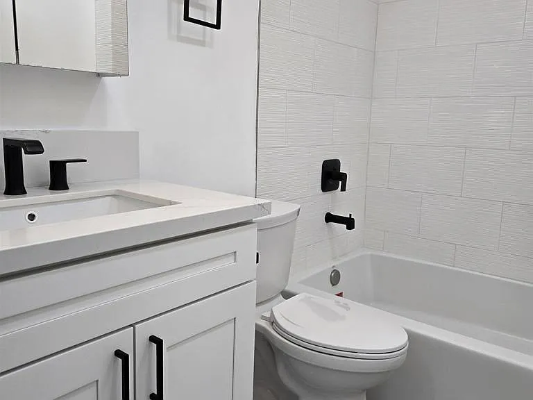 110 W Island Ave — Photo 10