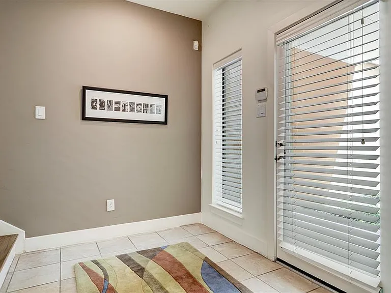 4346 Spencer St — Photo 11