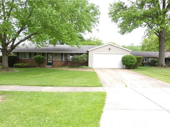 311 Robin Dr, Berea, OH 44017