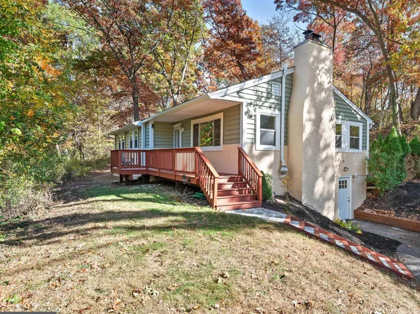 33 Devon Dr, Newtown Square, PA 19073
