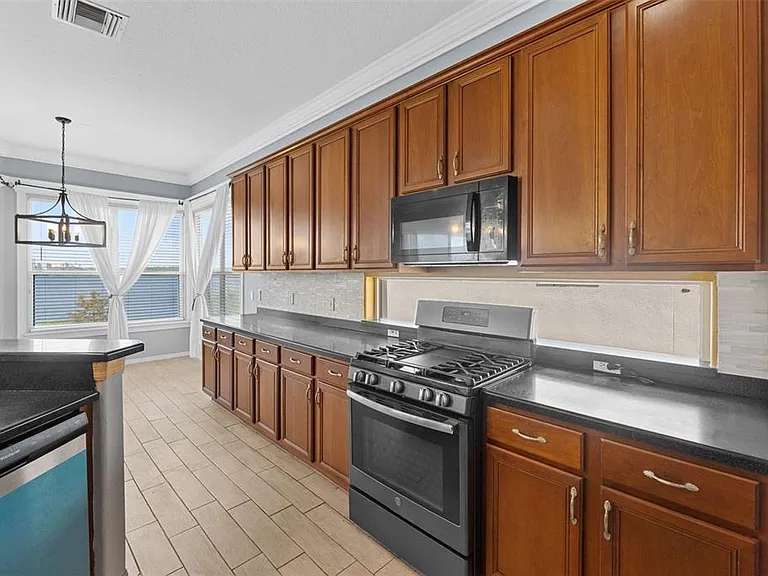 8507 Saint Marino Blvd — Photo 13