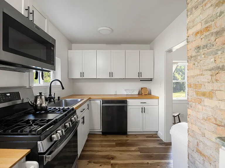 1420 Randolph St — Photo 3