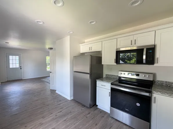 802 Decatur St, Chesapeake, VA 23324