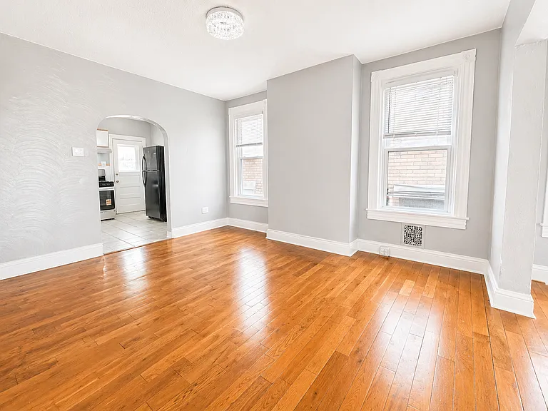 782 Hazelwood Ave — Photo 3