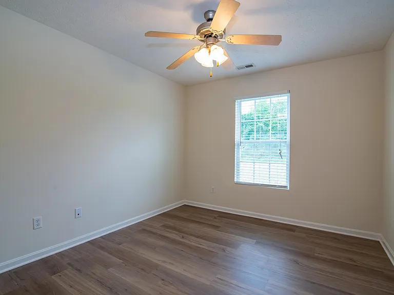 Applewood Ln — Photo 23