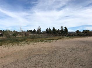 6542 Brawley Rd, Phelan, CA 92371