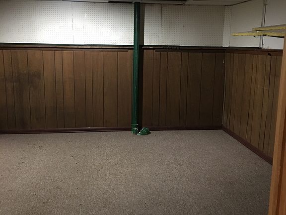 4th image of 40275 Lizabeth Dr