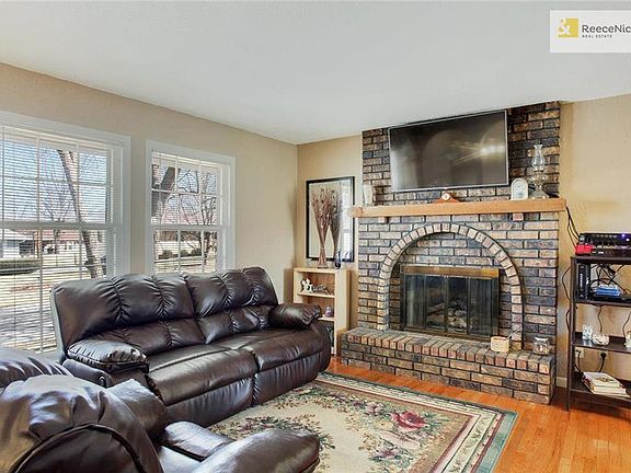 2nd image of 18917 E Hanthorn Dr