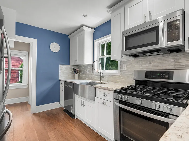 76 Chestnut Ave — Photo 11