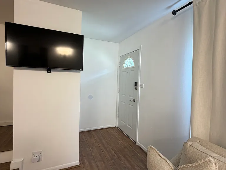 10043 Frontage Rd #D — Photo 4