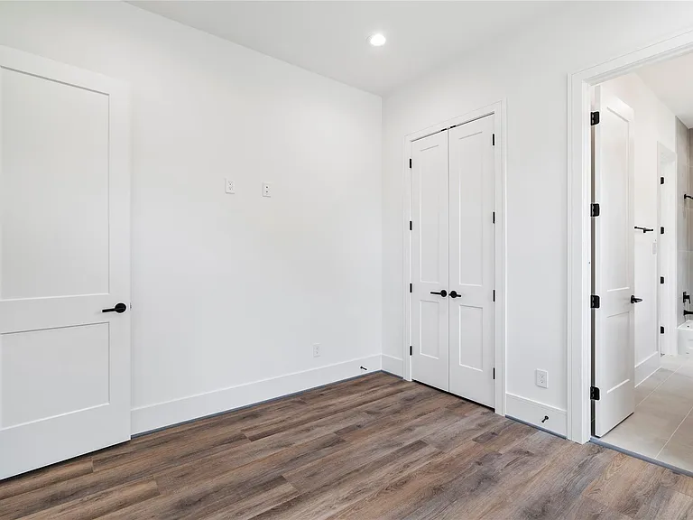 4218 Nichols St — Photo 22