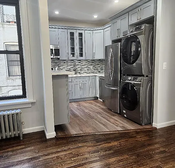 572 Maple St #1 — Photo 7