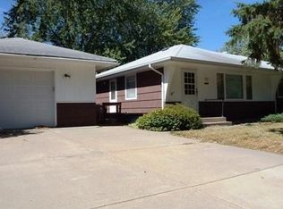 8386 Greenway Ave S, Cottage Grove, MN 55016