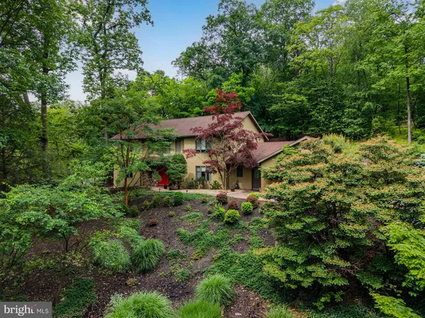 4700 Laurel Dr, Harrisburg, PA 17110