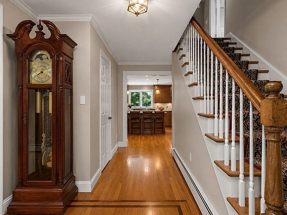3rd image of 22 Tanglewood Rd