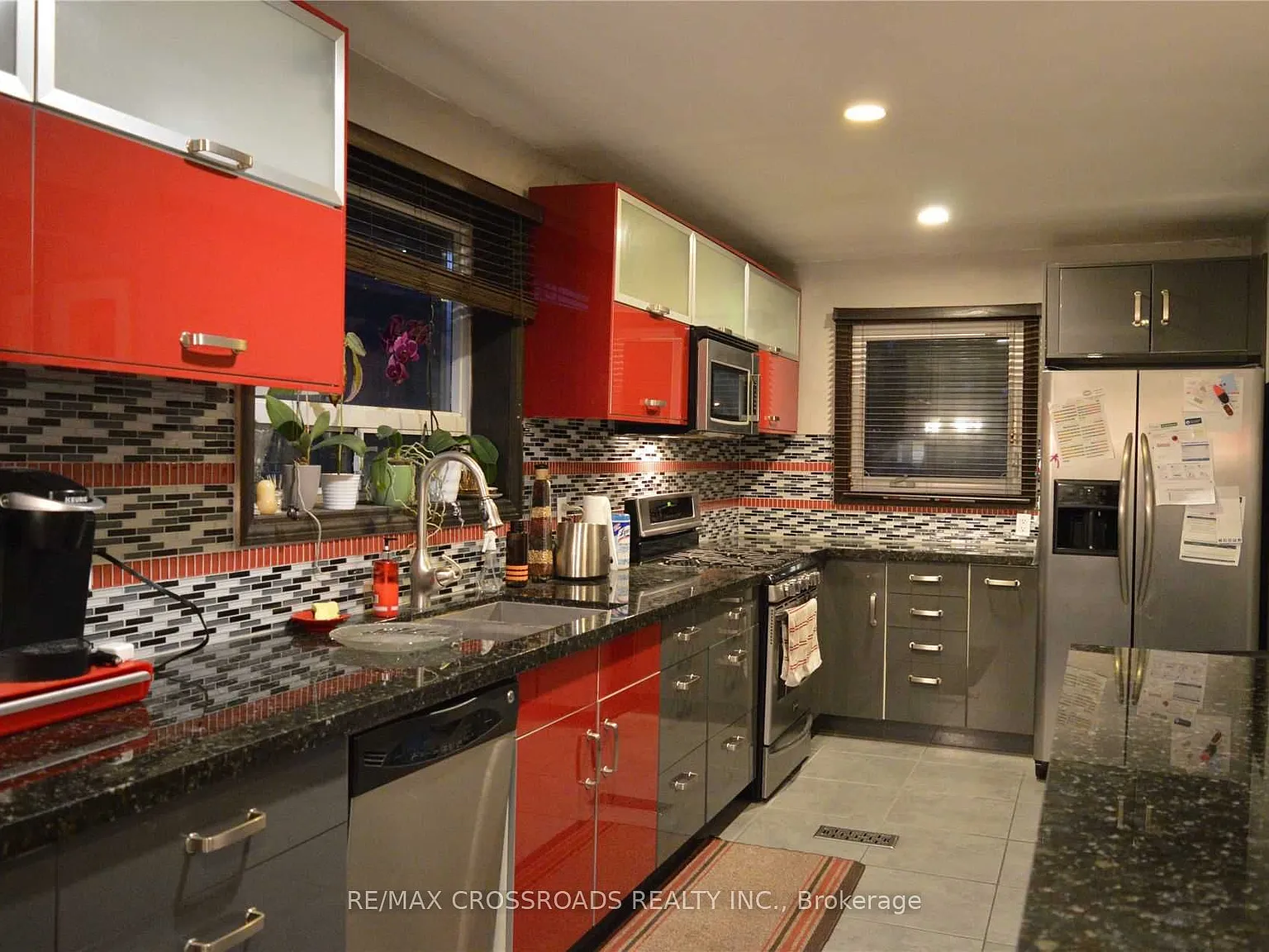 3 bed, $2,700 — Photo 2
