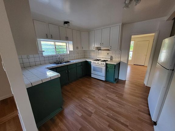 2nd image of 2670 F St #2670