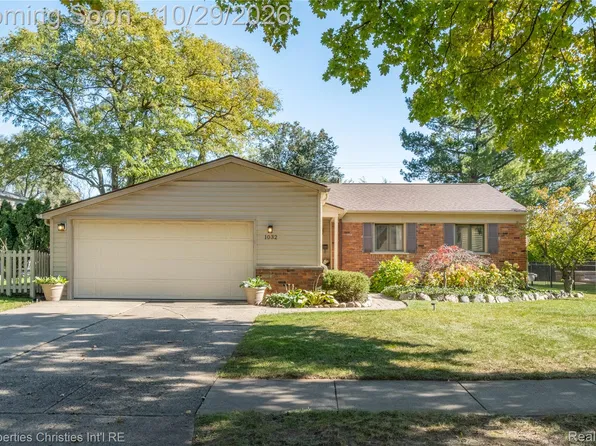 1032 Canterbury St, Northville, MI 48167