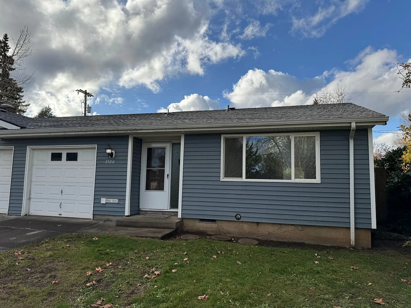 2 Bedroom 1 Bath Duplex — Photo 1