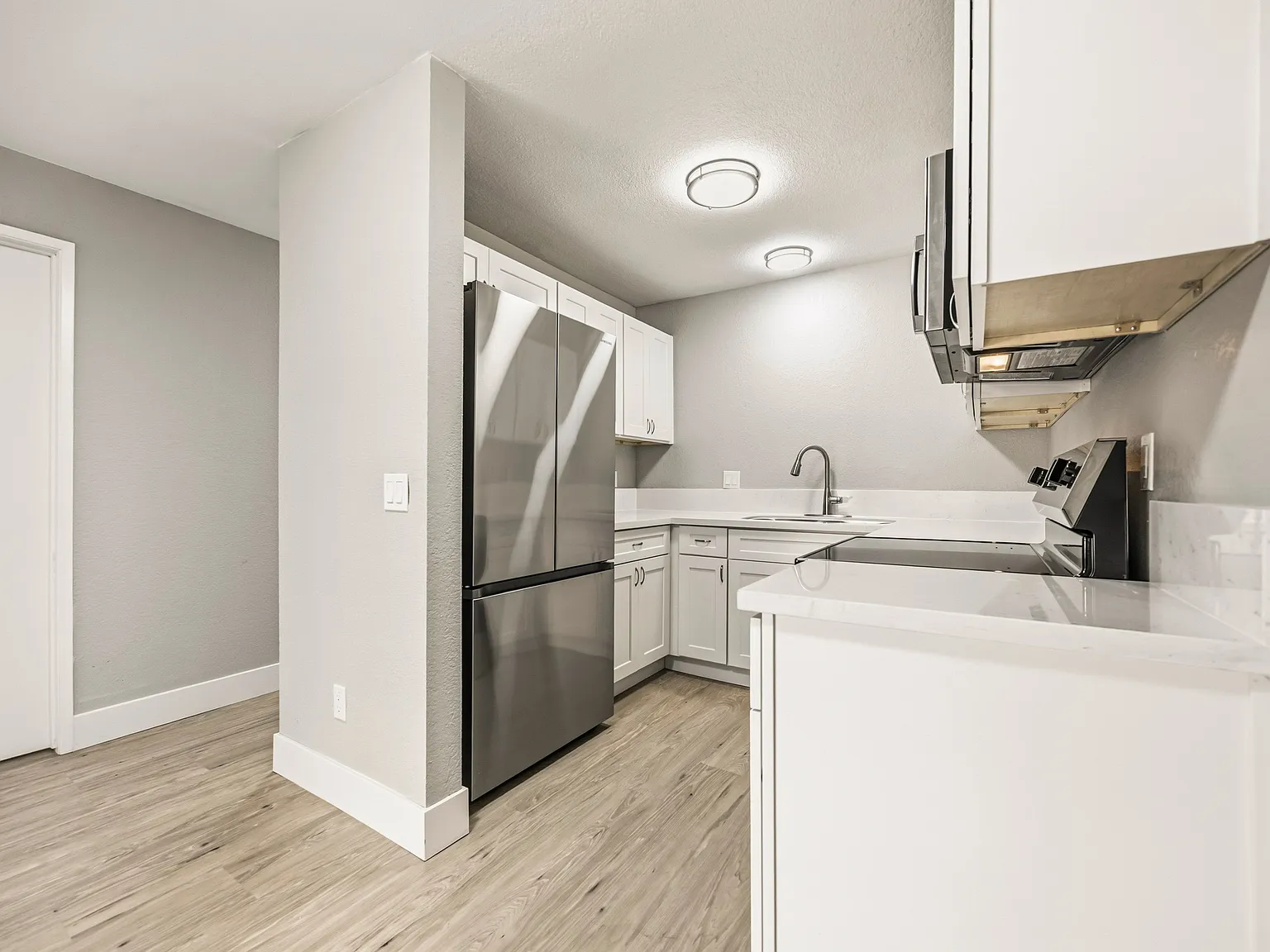 Chamoune Senior Apartments — Photo 4