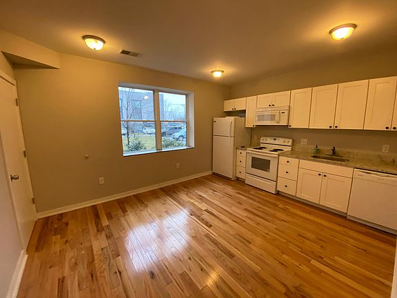 2nd image of 705-09 N Franklin St #103