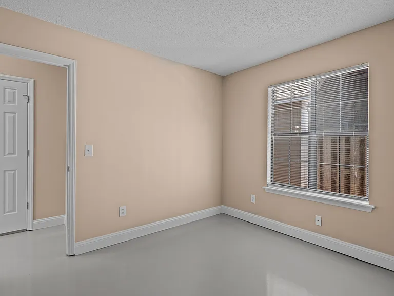 1160 Shipyard Blvd — Photo 21