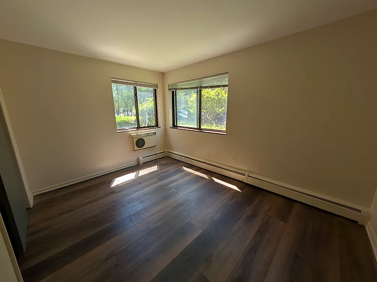 1516 W Touhy Ave #1 — Photo 7