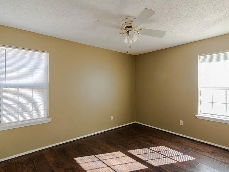 830 E Linda Dr — Photo 18