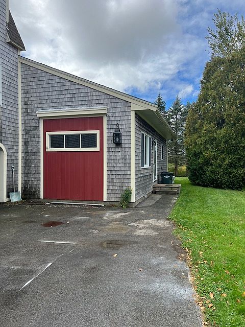 Parking for 2 vehicles, ample guest parking