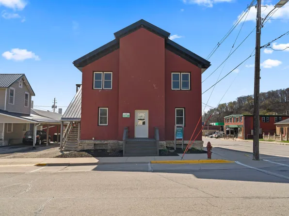 111 Cedar St NW, Elkader, IA 52043