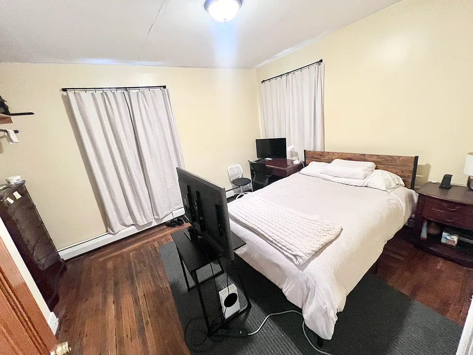 1 California Ave #1