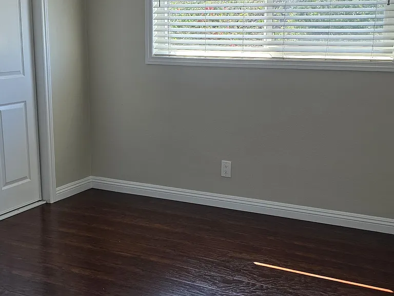 967 N San Antonio Ave #F — Photo 11