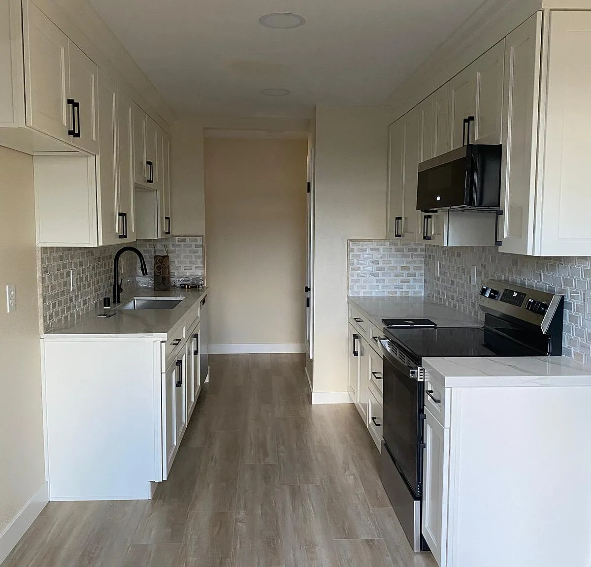 2207 Dover Ave — Photo 4