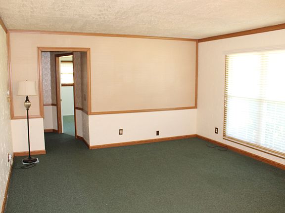 3rd image of 840 Kendon Dr