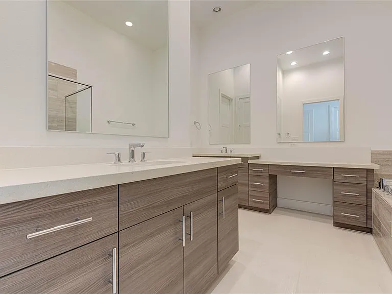 2622 Rusk St #1 — Photo 5