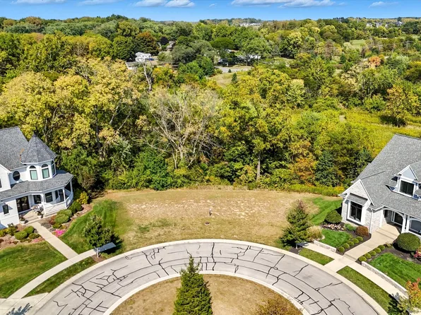 6483 W Deerfield Ct, Zionsville, IN 46077