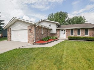207 Deerpath Dr, Minooka, IL