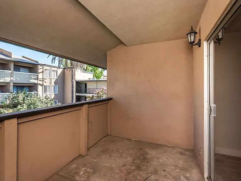 The Elms Apartments at 28th St — Photo 49